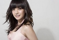 天涯爆料真实的赵薇最新,从影坛女神到商业女强人的华丽转身